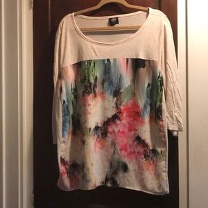 STUNNING watercolor top with 3/4 sleeves!